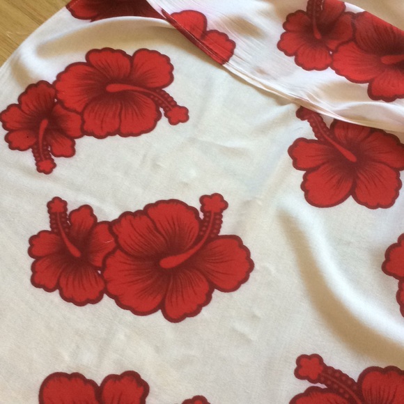 Gorgeous Indonesian sarong - Picture 2 of 5